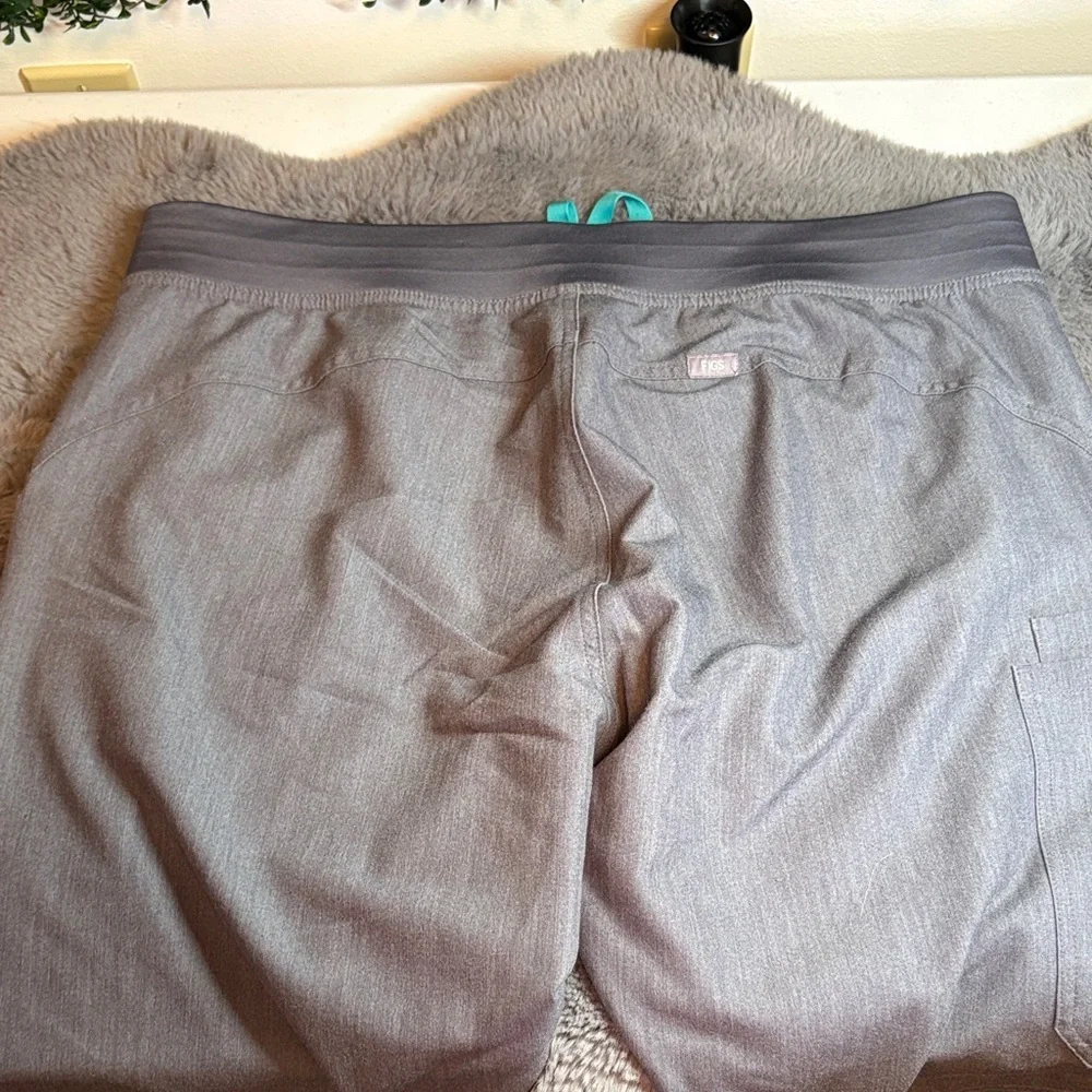 Figs Men’s Gray Scrub Pants with Teal Drawstring